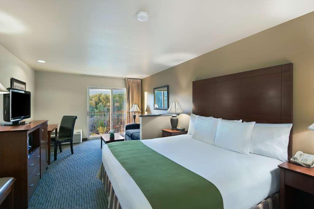 Oxford Suites Yakima Room photo