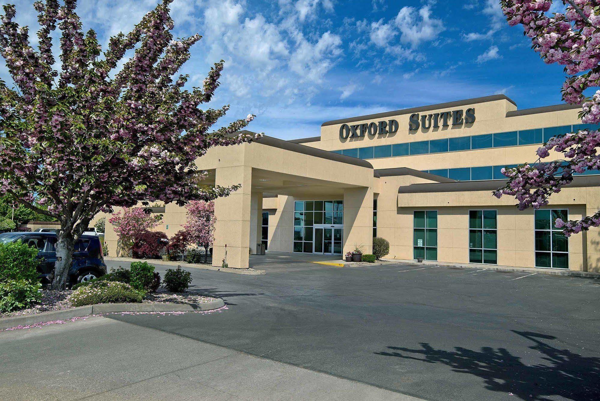 Oxford Suites Yakima Exterior photo